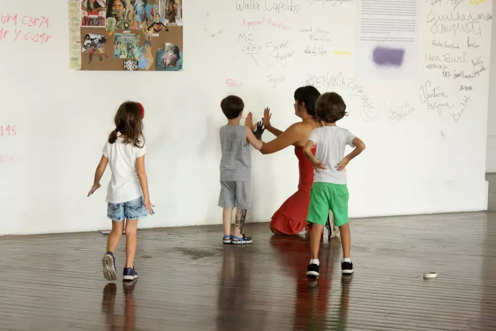 Education as Deviation from Colonial Ways of Inhabiting the World